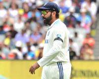 Indian Team Wears Black Armbands in Honour of Former PM Manmohan Singh During 4th Test