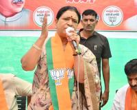 BJP MP DK Aruna Criticizes Telangana Government’s Decision to Name Palamuru Project After Jaipal Reddy