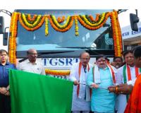 Ponnam Flags Off 50 RTC Electric Buses in Hanumakonda, Announces 3,000 New Jobs