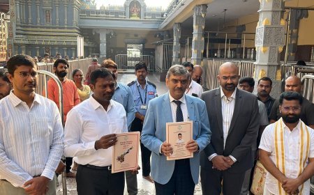 ​ఇంద్రకీలాద్రిపై ఆంధ్రప్రదేశ్ రాష్ట్ర బడ్జెట్ ప్రతులకు ప్రత్యేక పూజలు