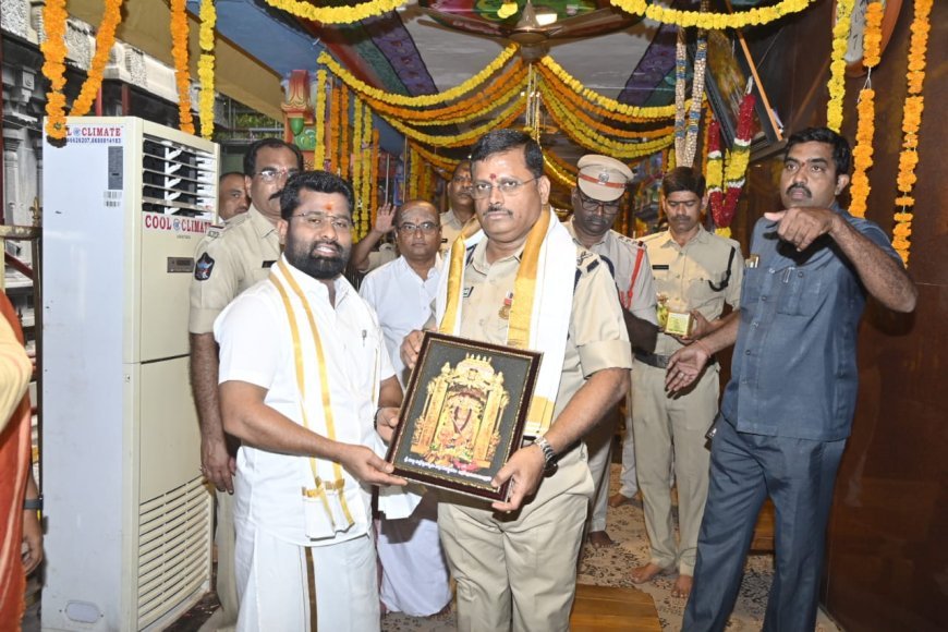 ఇంద్రకీలాద్రిపై భక్తుల రద్దీ కోసం భద్రతా, పార్కింగ్ పర్యవేక్షణ