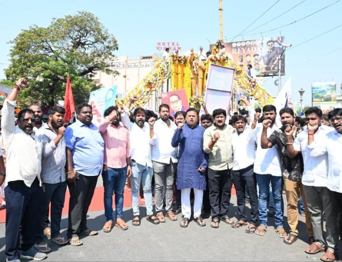 డా. బాబాసాహెబ్ అంబేద్కర్  జయంతి సందర్భంగా ఘన నివాళులు అర్పించిన - జనసేన..