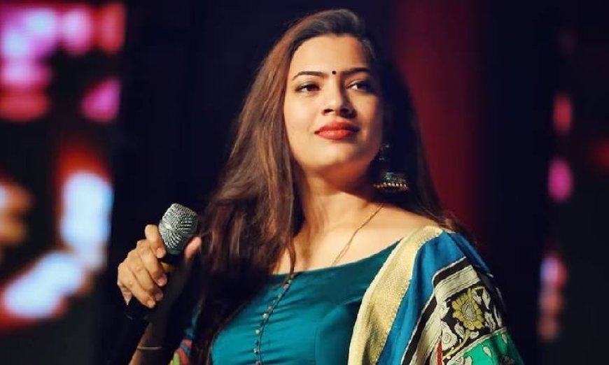 నేను నోరు తెరిస్తే కాపురాలు కూలిపోతాయి: గీత మాధురి