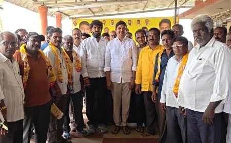 పెడనలో వైసీపీకి షాక్‌.. 32 కుటుంబాలు టిడిపిలో చేరిక