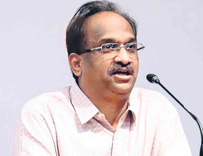 వ్యూస్ ఉచ్చులో ప్రొఫెస‌ర్ గారు కూడా...?