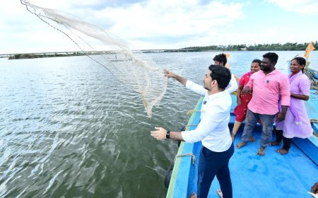 Lokesh Meets Fisherfolk at Puligadda