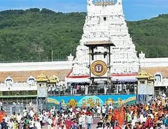 Heavy Rush Continues at Tirumala