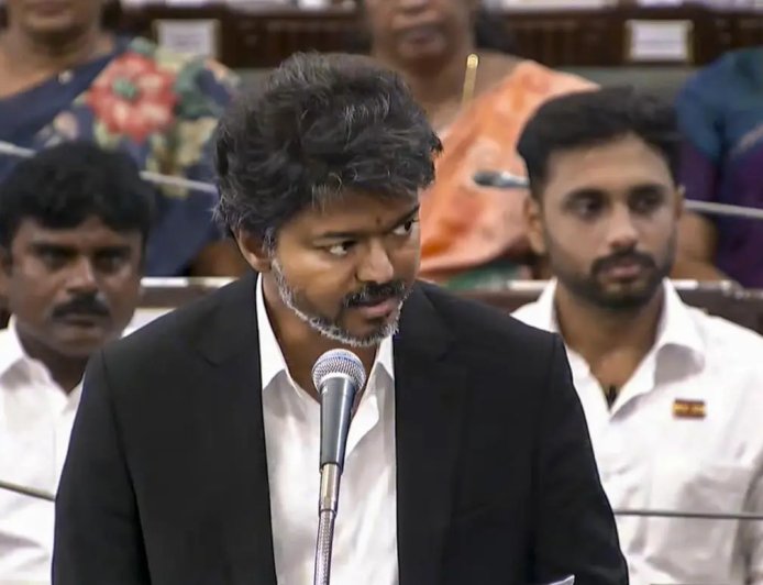 Udhayanidhi Mocks Vijay in Assembly
