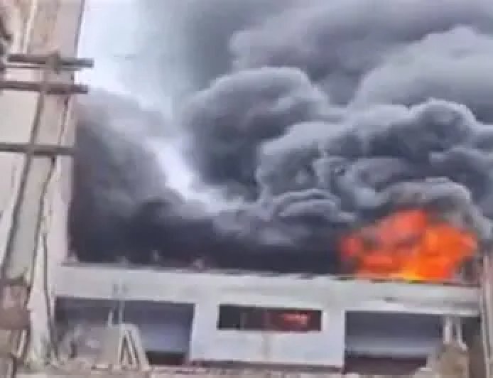 Major Fire Near Udyog Bhavan