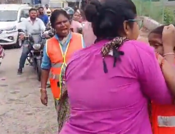 Woman Attacks GHMC Worker