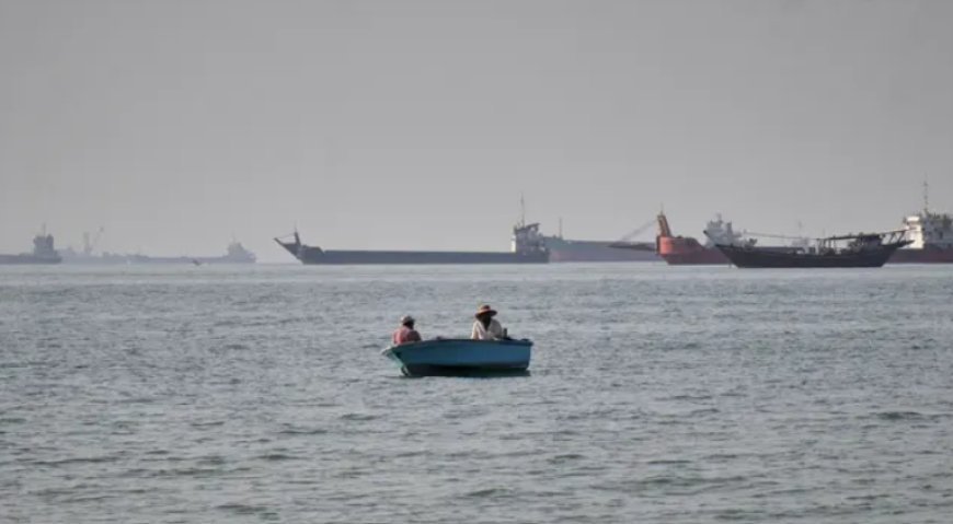 Iran Re-Closes Strategic Hormuz Waterway