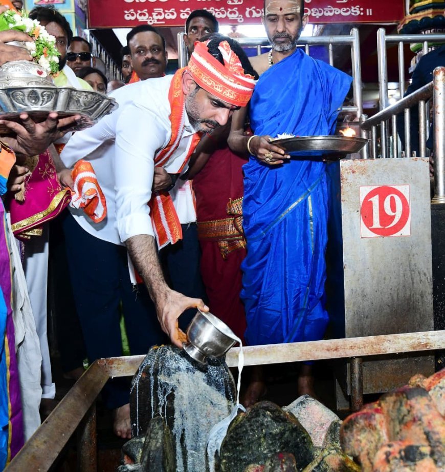 Lokesh Visits Mopidevi Temple