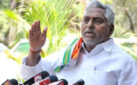 Jeevan Reddy Protests At Station