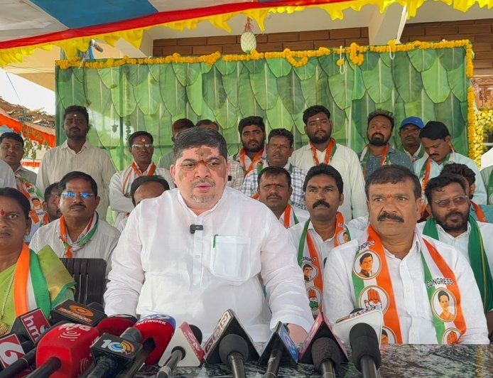 Ponnam Demands BJP's Clarification