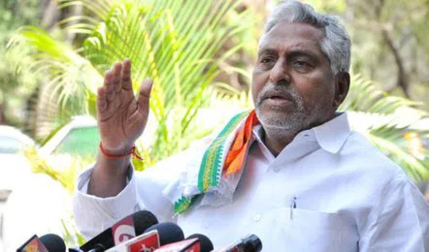 Jeevan Reddy Protests At Station