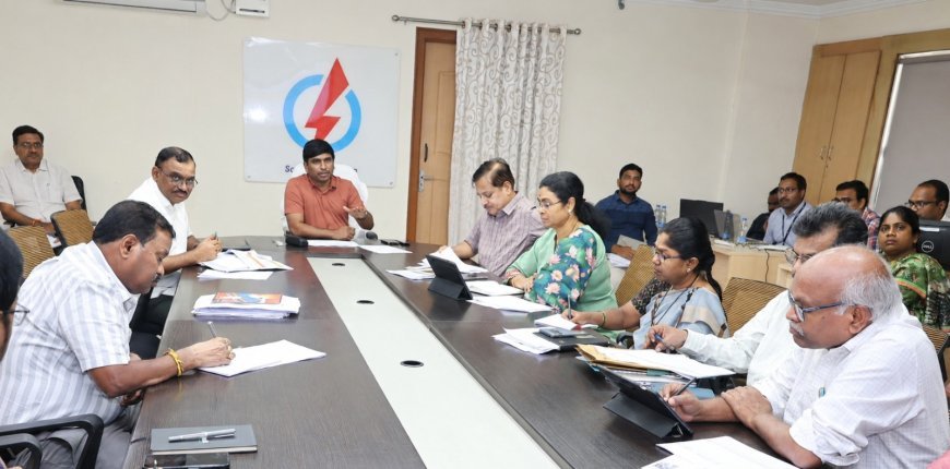 ఏఈఈ నియామకాల్లో మెరిట్‌కే ప్రాధాన్యం.. దళారులను నమ్మొద్దన్న APSPDCL