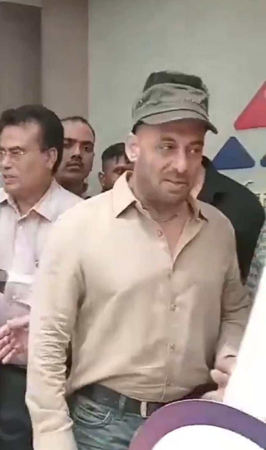 Salman Khan's Viral Look Sparks